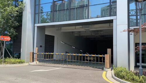 ultimo caso aziendale circa DZE4 Barrier Gate for Industrial Park Underground Parking Entrance