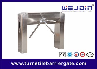 Portone automatico dei cancelli girevoli dell'entrata del treppiede dei semi con il meccanismo, tipo del ponte dell'arco