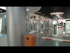 Barriere automatiche intelligenti del parcheggio