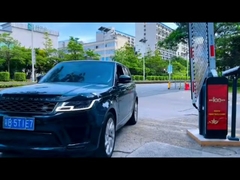 Pubblicità del portone della barriera di parcheggio dell'asta